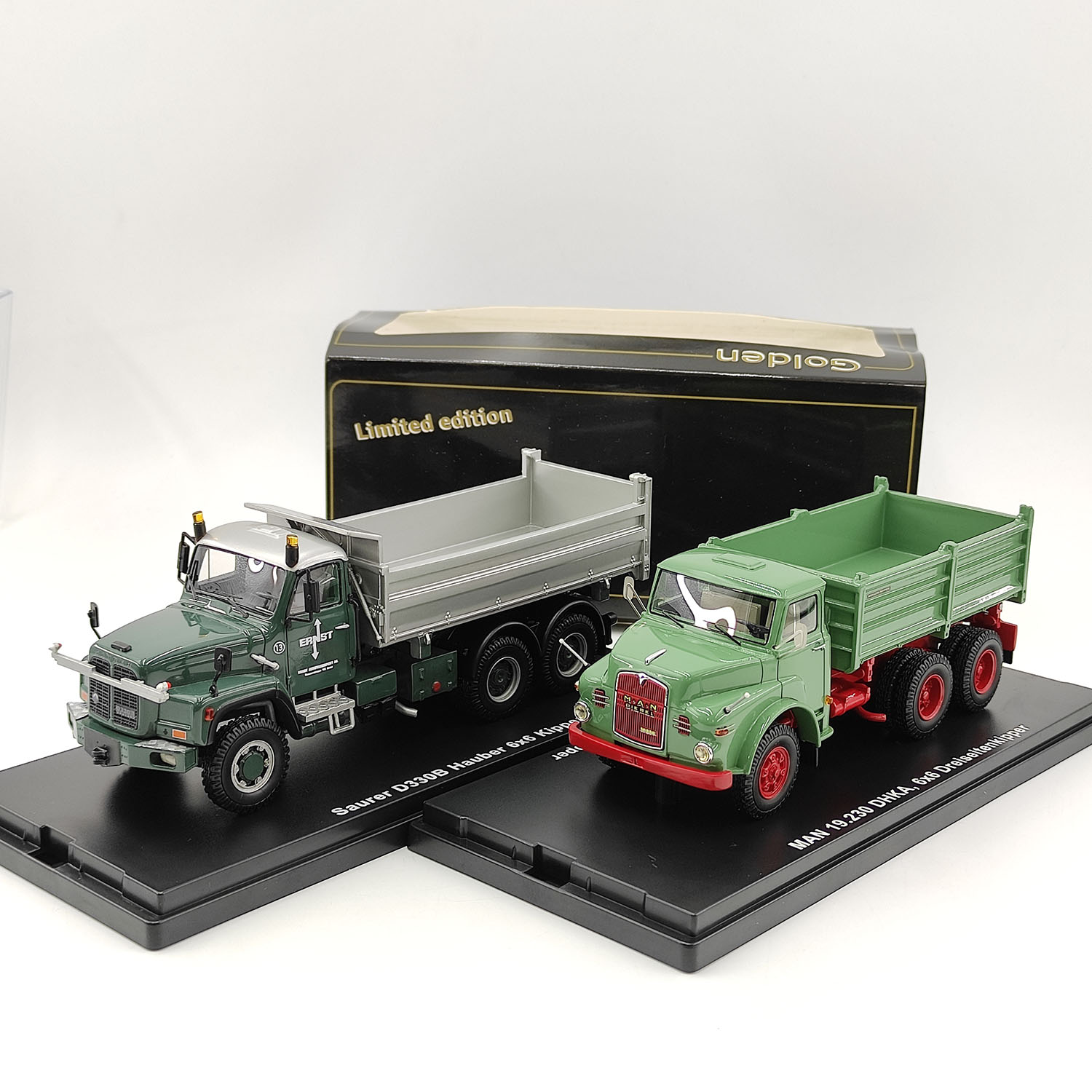 Men Accessories Collection - Golden Oldies 1:50 Skala Saurer D330B/MAN